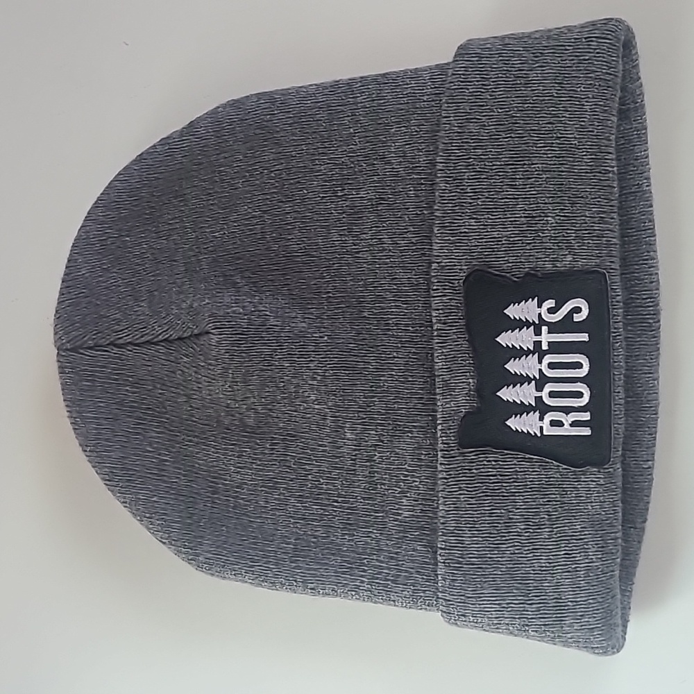 Roots Oregon Heather Gray Knit Beanie